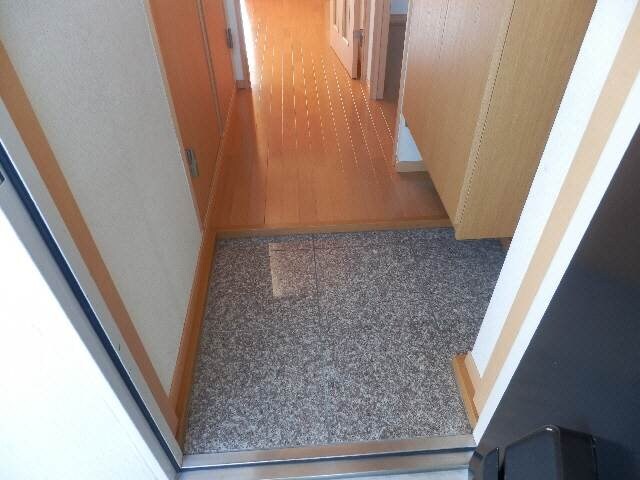 物件内観写真12　(玄関)
