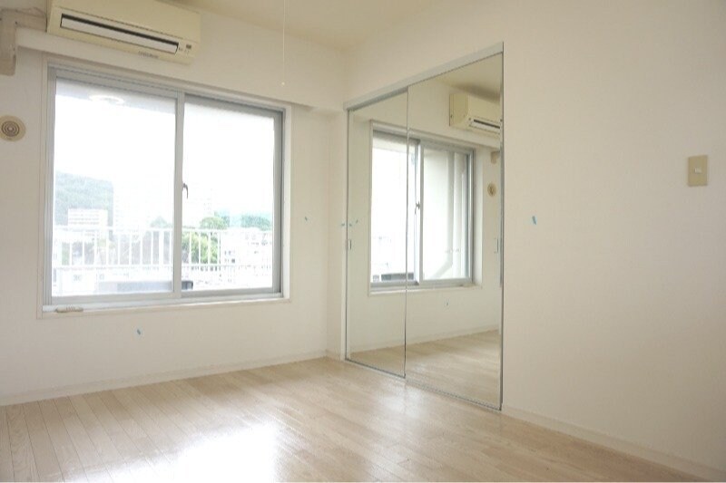 物件内観写真18　(※別号室写真)