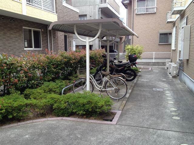 物件外観写真3　(駐輪場)