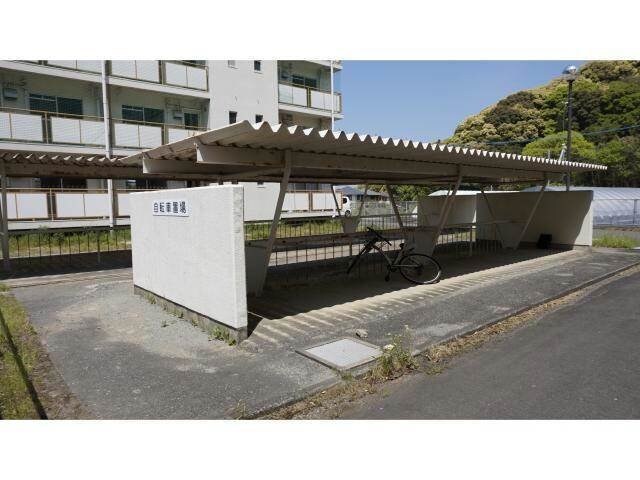 物件外観写真3　(駐輪場)