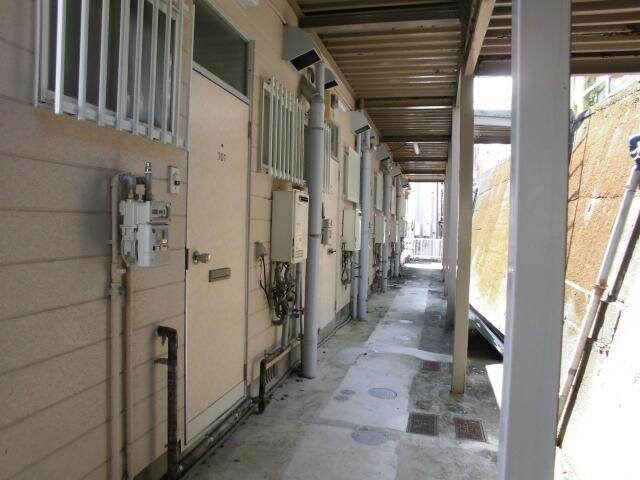 物件外観写真2　(エントランス部分)