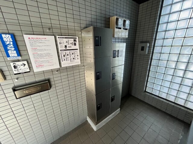 物件外観写真4　(宅配ボックス)