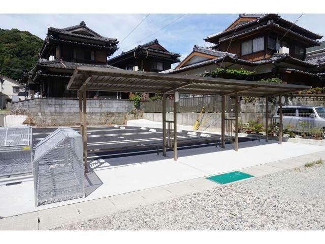 物件外観写真3　(駐輪場)