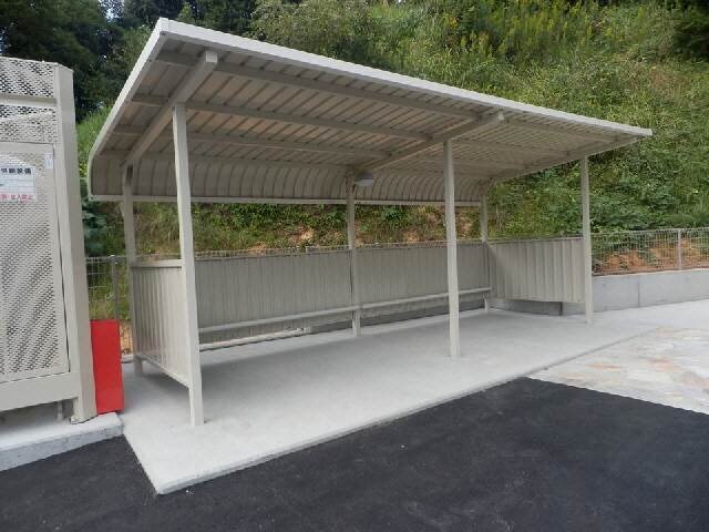 物件外観写真5　(駐輪場)