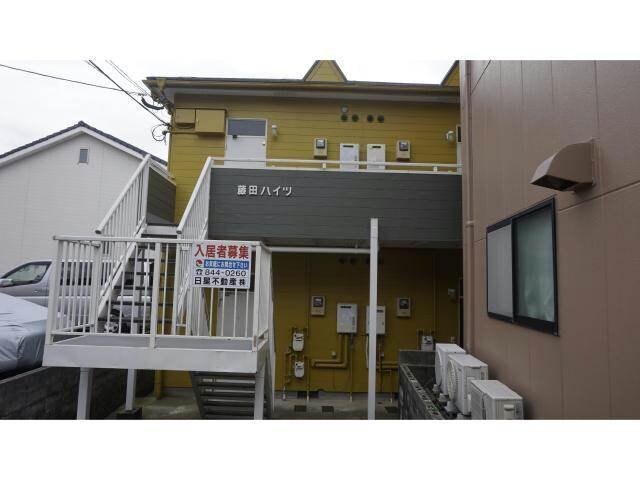 物件外観写真2　(エントランス部分)