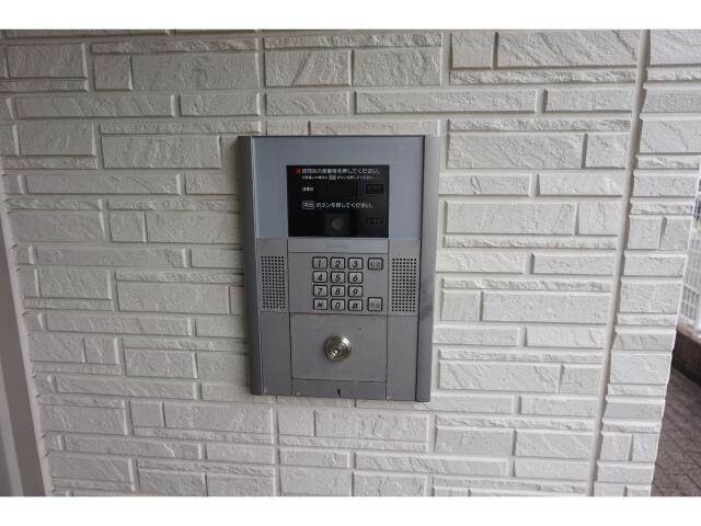 物件外観写真4　(エントランス部分)