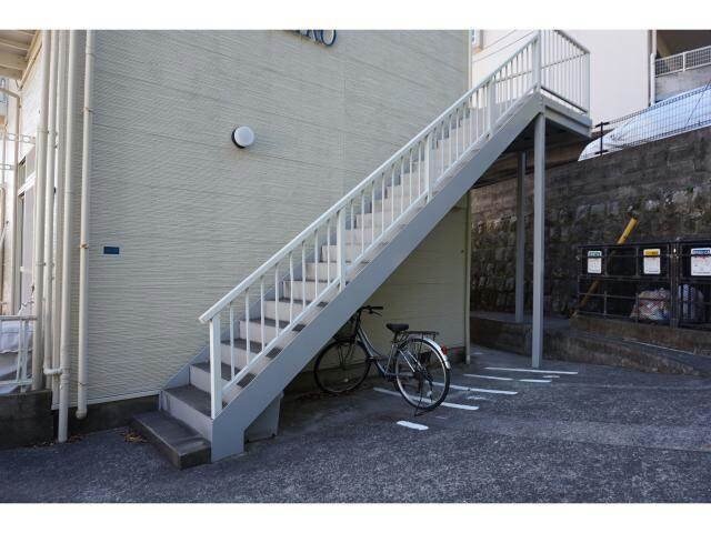 物件外観写真4　(エントランス部分)