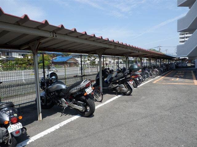 物件外観写真5　(駐輪場)