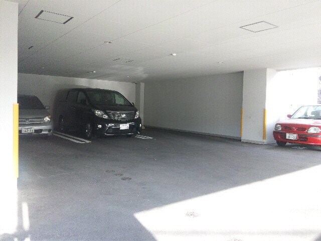 物件外観写真4　(駐車場)