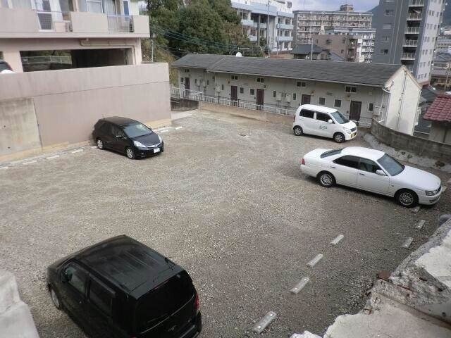 物件外観写真3　(駐車場)