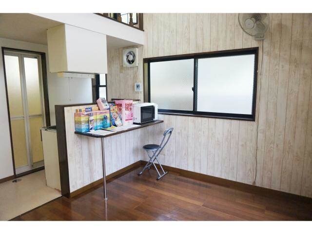 物件内観写真4　(別号室写真)