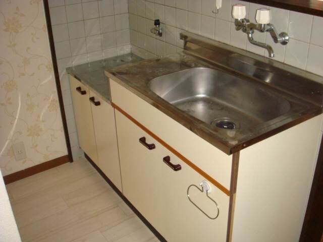 物件内観写真5　(別号室写真)