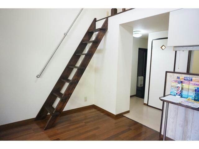 物件内観写真12　(別号室写真)