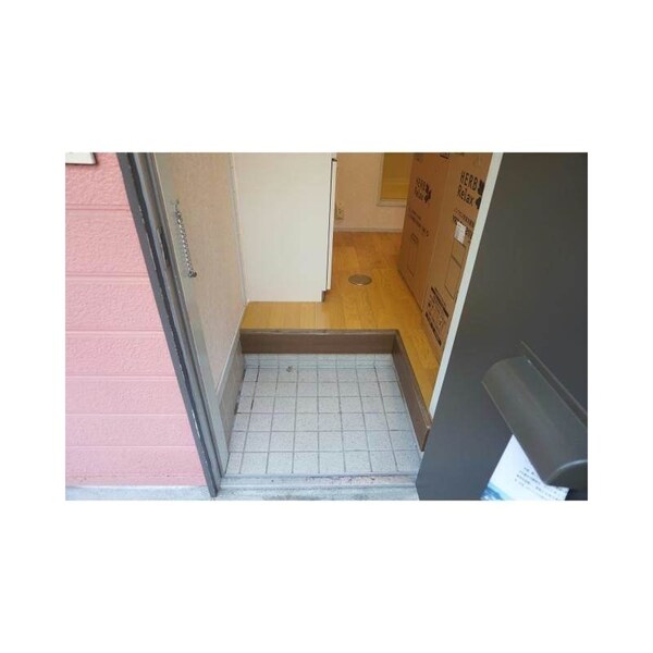 玄関(※別号室のお写真です)