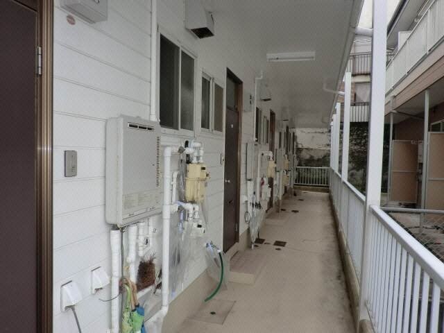 物件外観写真3　(エントランス部分)