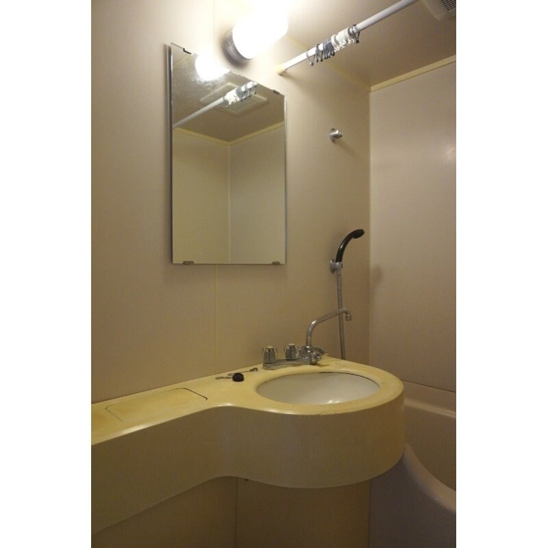 物件内観写真10　(洗濯機置き場)