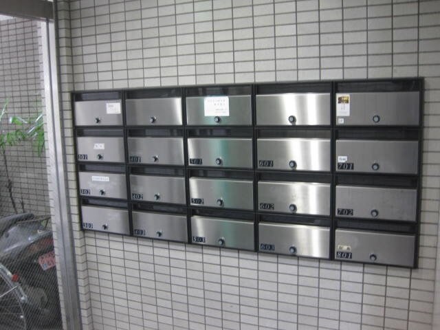 物件外観写真5　(集合郵便受け)