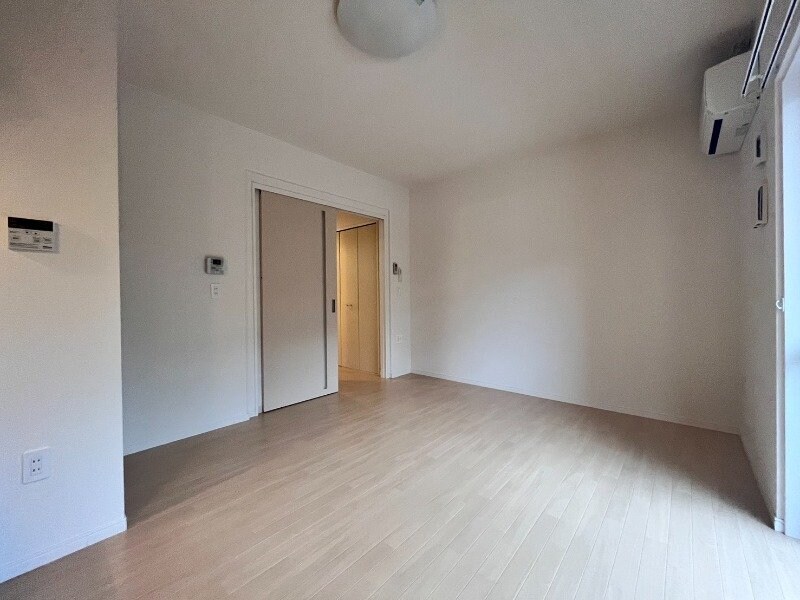 物件内観写真8　(※別号室の写真です)