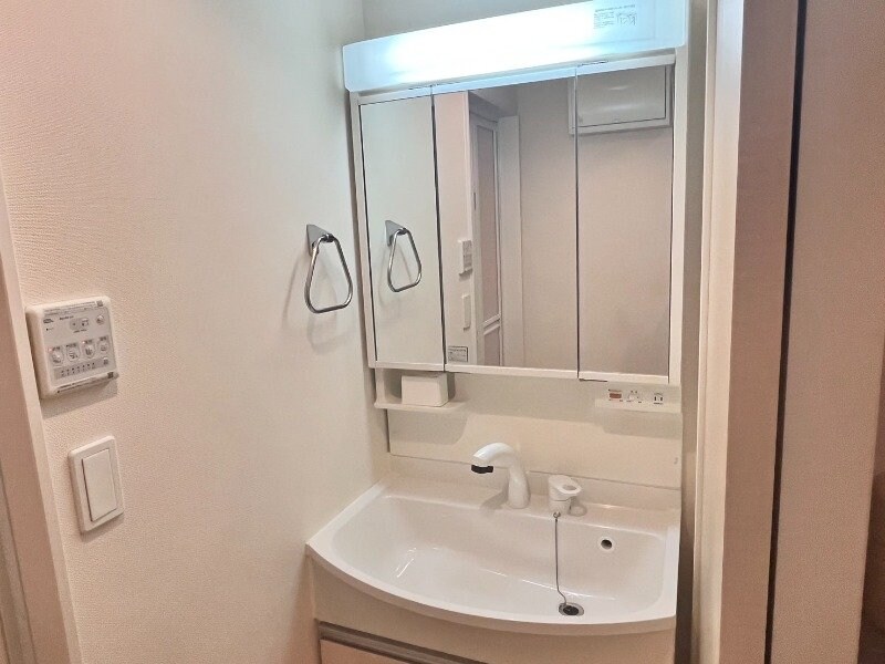 物件内観写真10　(※別号室の写真です)