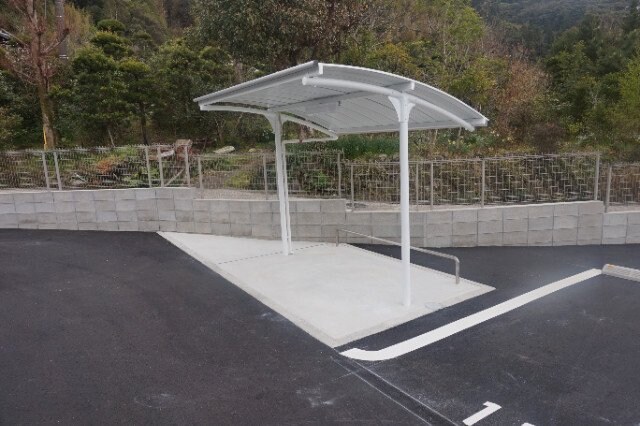 物件外観写真5　(駐輪場)