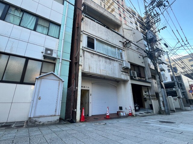 黒岩ビル（油屋町）