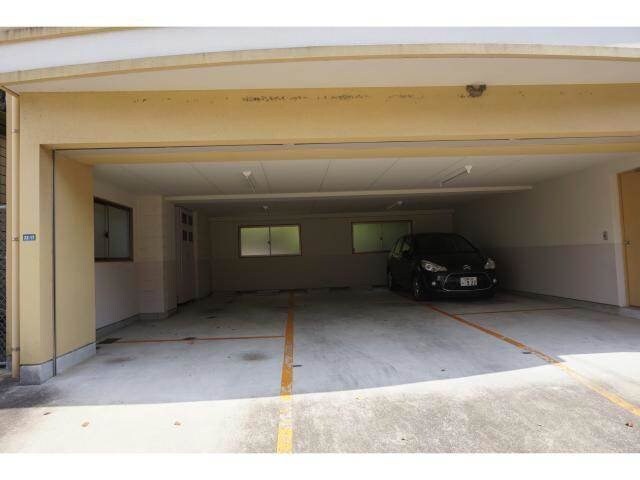 物件外観写真3　(駐車場)