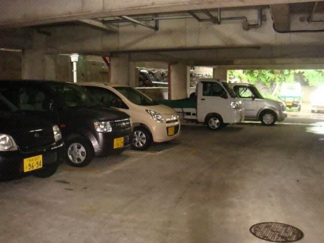 物件外観写真3　(駐車場)