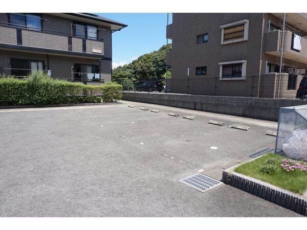 駐車場(駐車場)