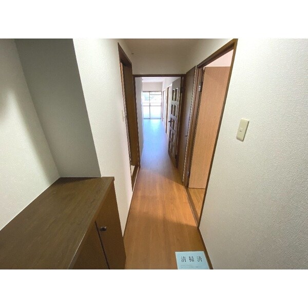 玄関(※別号室の写真になります。)