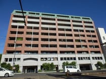 長崎市電５系統<長崎電気軌道> メディカルセンター駅 10階建 築20年の外観写真