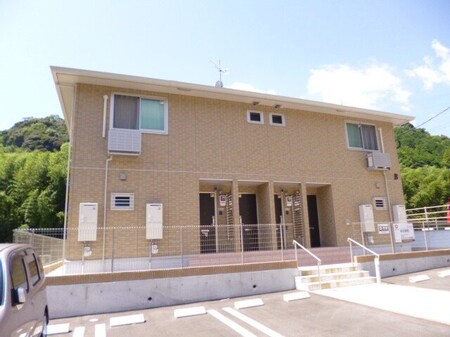 プルニエB棟外観写真