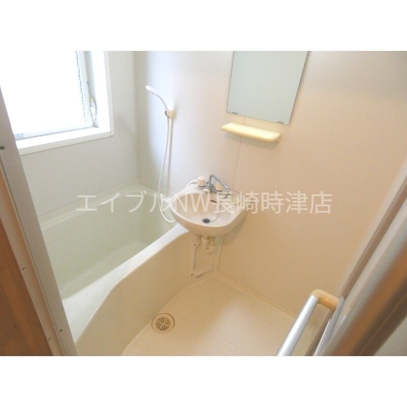 物件内観写真9　(※別号室の写真になります。)