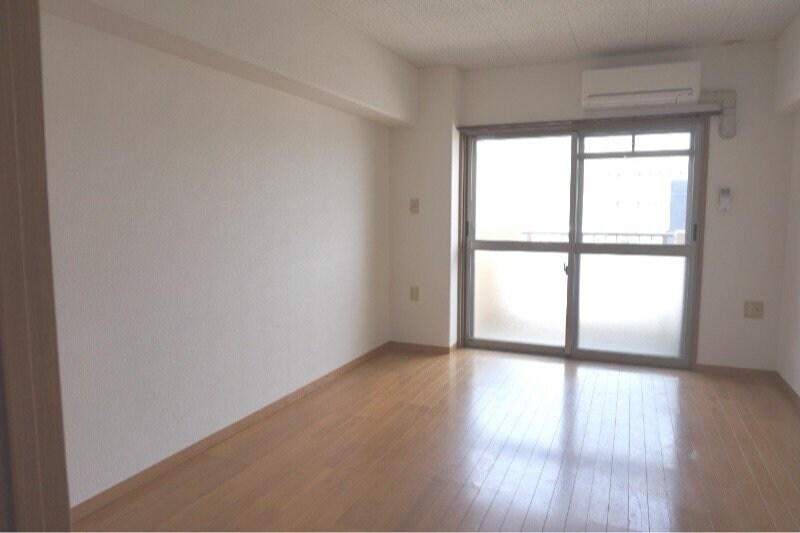 物件内観写真5　(※別号室写真)