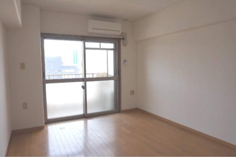 物件内観写真6　(※別号室写真)