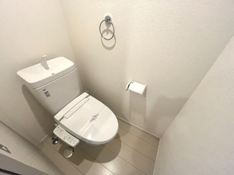 物件内観写真9　(※別号室写真)