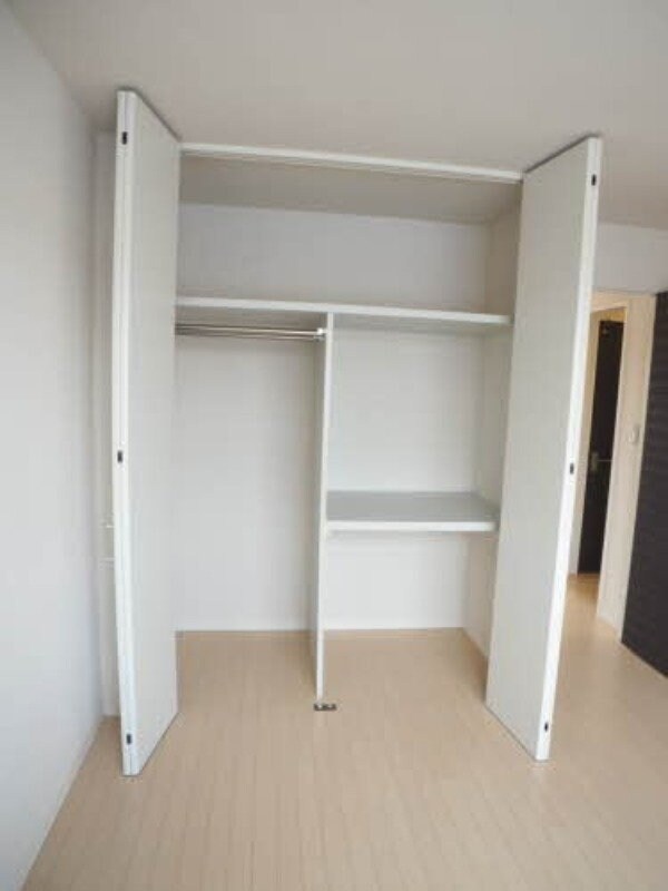 物件内観写真9　(※別号室の写真になります。)