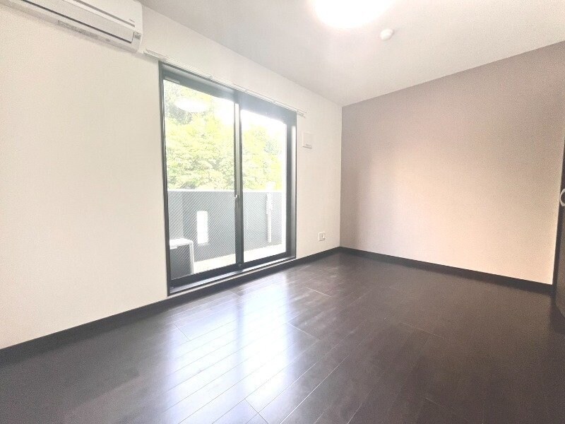 物件内観写真8　(※反転タイプ別号室)