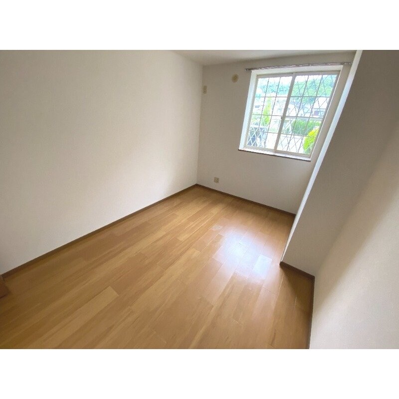 物件内観写真8　(※別号室の写真です。)