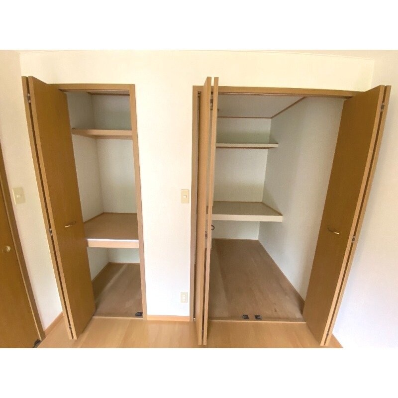 物件内観写真9　(※別号室の写真です。)