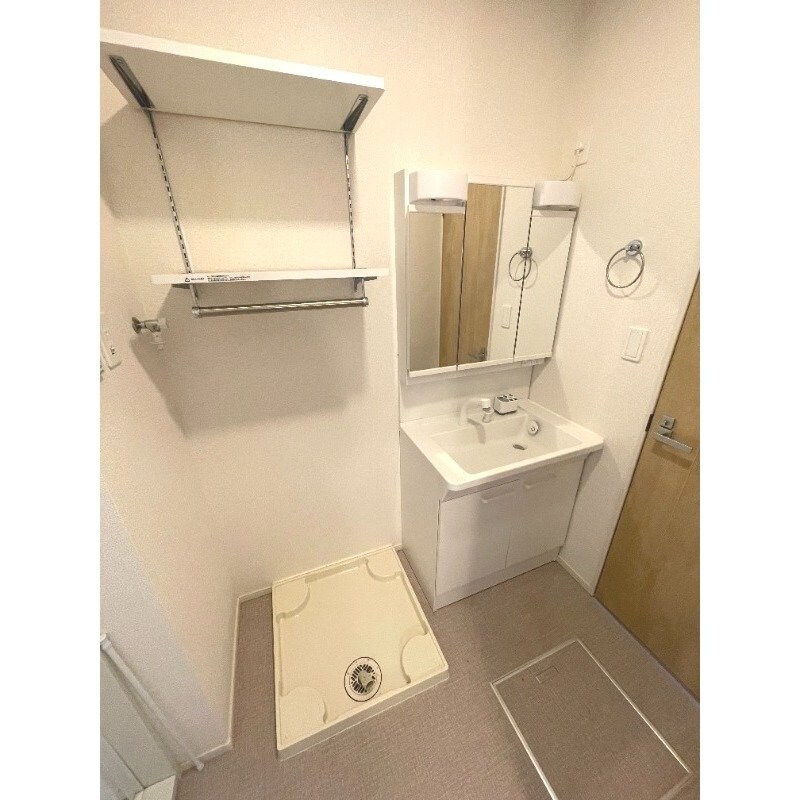 物件内観写真11　(※別号室の写真になります。)