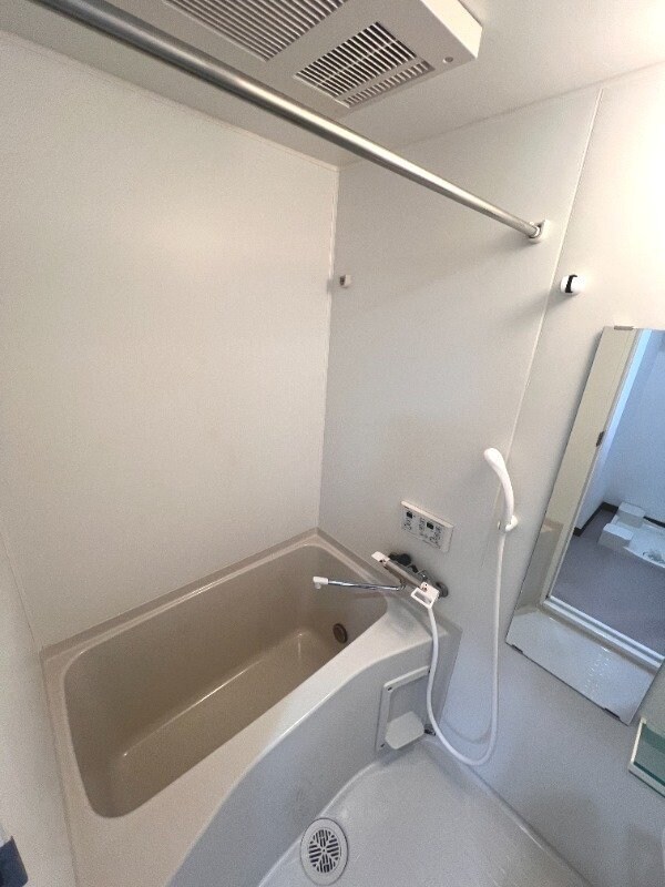 物件内観写真7　(※写真は別号室です。)