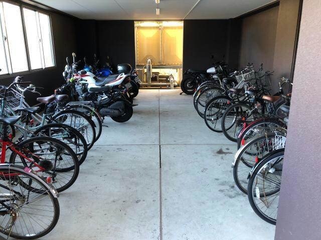 物件外観写真3　(駐輪場)