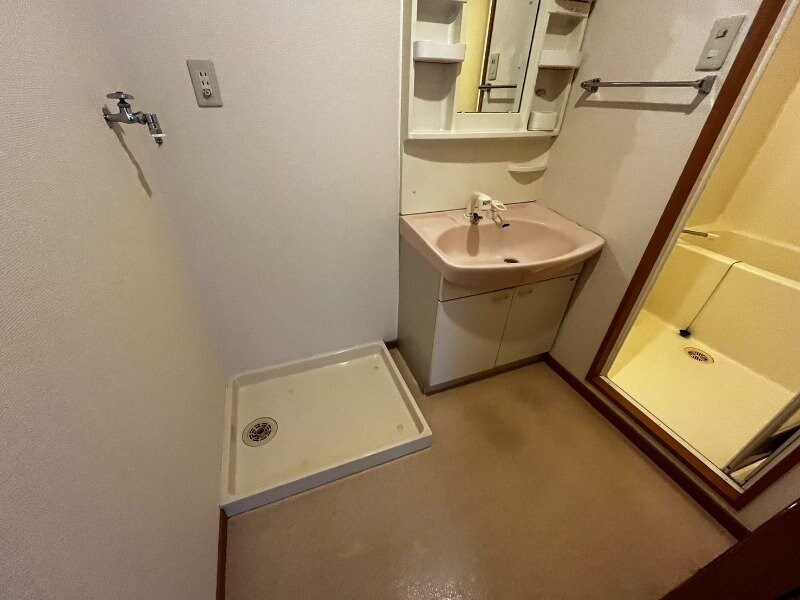 物件内観写真7　(※別号室の写真)