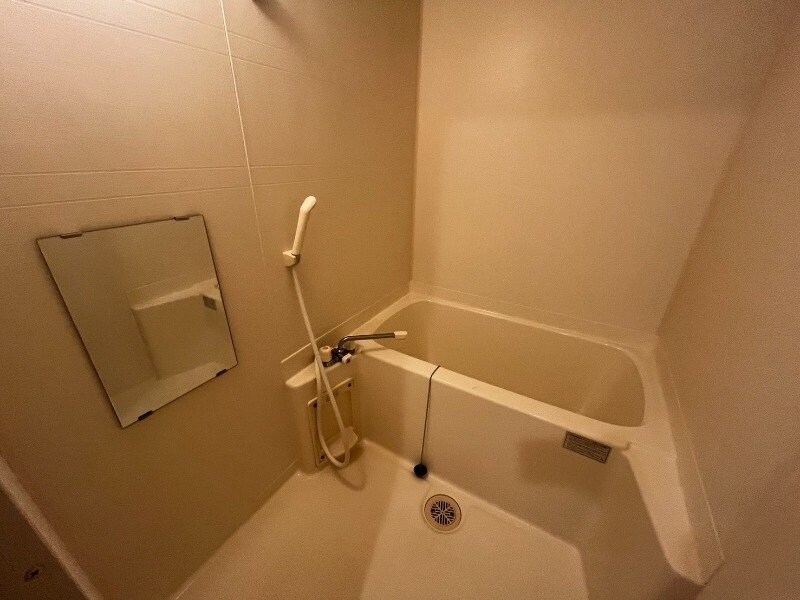 物件内観写真8　(※別号室の写真)