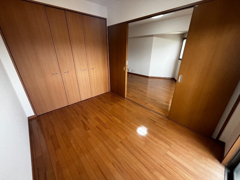 物件内観写真16　(※別号室の写真)