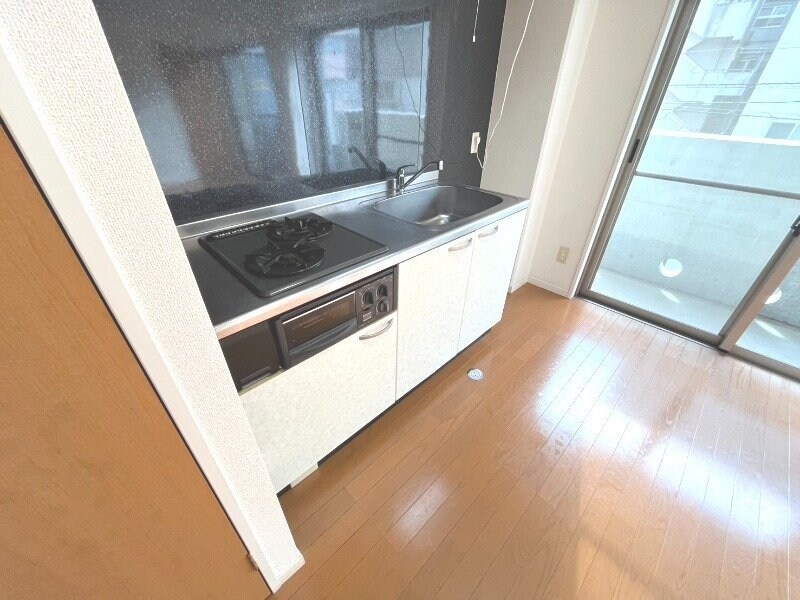 物件内観写真9　(※別号室写真)