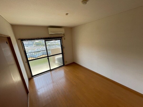 ※別号室写真です