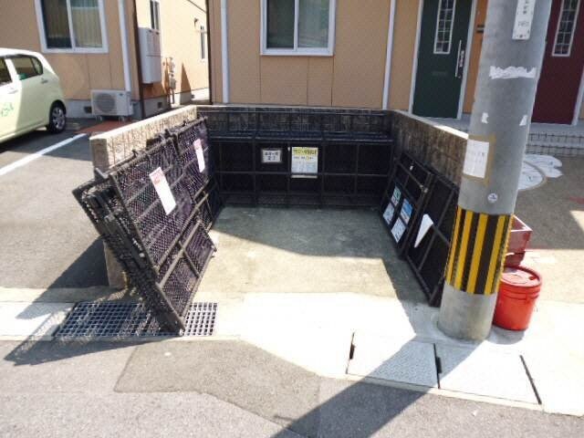 物件外観写真4　(建物設備)