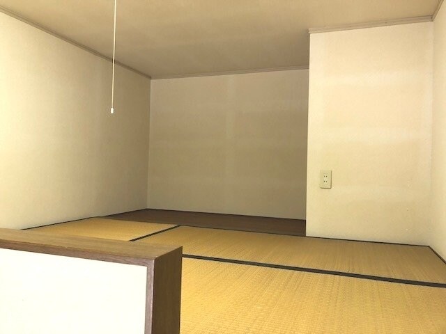 物件内観写真10　(※別号室の写真※)