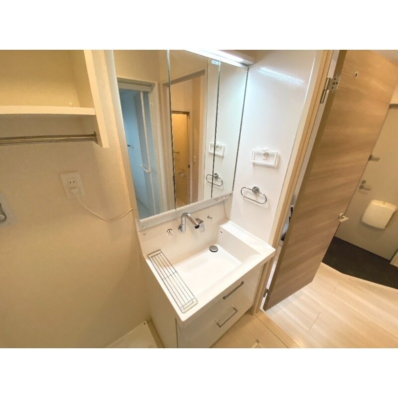 物件内観写真10　(※別号室反転タイプ)